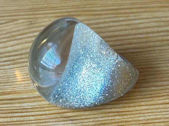 Vintage Lucite Bubble Ring: Silver Glitter Mod Ri… - image 3