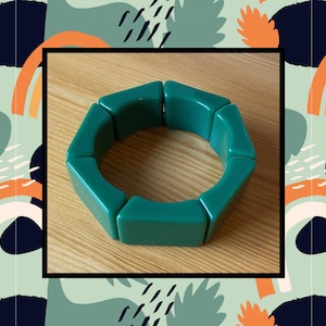 Green Mod Bracelet,Lucite Stretch Bracelet,Adjustable Bracelet, Anniversary Gift,Valentine Gift
