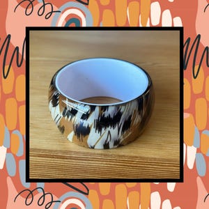 Chunky Lucite Bangle,Animal Print Bangle,Brown Abstract Bangle,Wide Lucite,1980&#39;s Lucite Bangle
