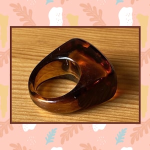 Size 4 Tortoise Ring,Brown Lucite Ring,80&#39;s Lucite Ring,Mod Brown Ring,Birthday Gift,Christmas