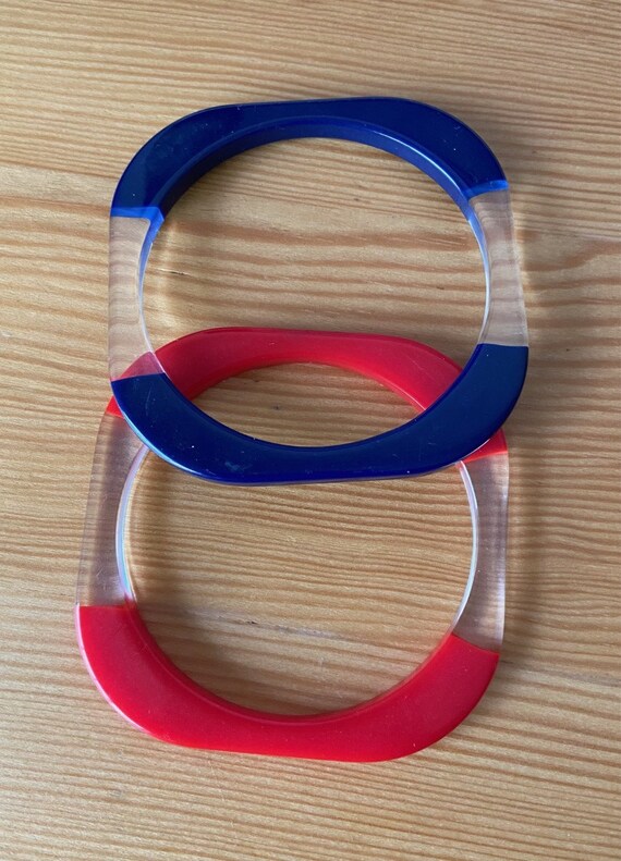 Vintage 1970s Lucite Bangle Set: Red and Navy Blu… - image 5