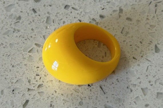 Vintage Acrylic Bubble Ring, Sunshine Yellow Luci… - image 2