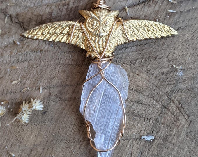 Owl Kunzite pendant, natural light pink kunzite pendant, owl pendant, crystal owl necklace, high quality raw kunzite pendant, kunzite neckla