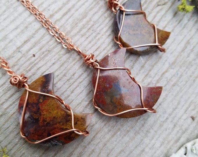 Moss agate moon pendant, crystal moon pendant, moon necklace, moss agate pendant, moss agate necklace, natural moss agate stone, high qualit