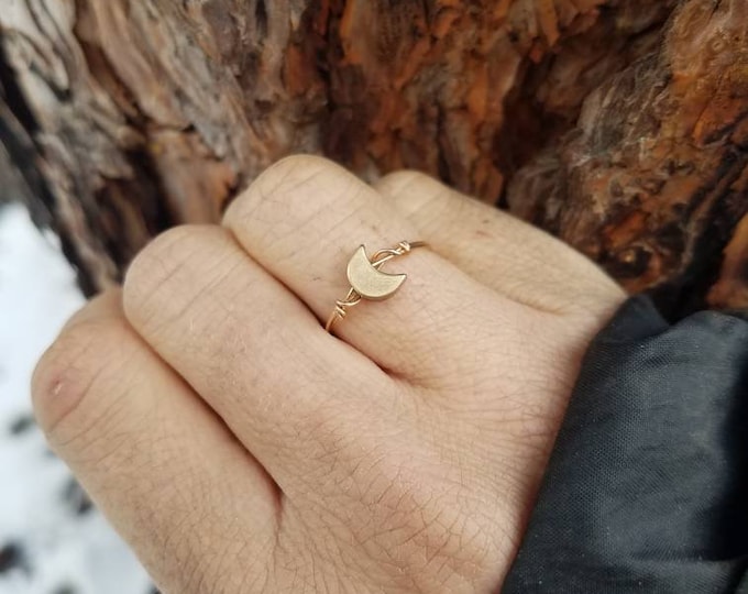 Crescent moon ring, bronze crescent moon ring, dainty crescent moon ring, dainty crystal ring, crystal moon ring, moon and crystal, simple
