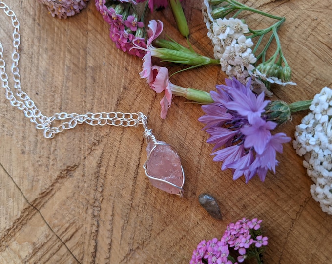 Morganite crystal pendant, natural raw rough pink morganite necklace, raw morganite pendant, pink morganite, natural morganite, raw morganit