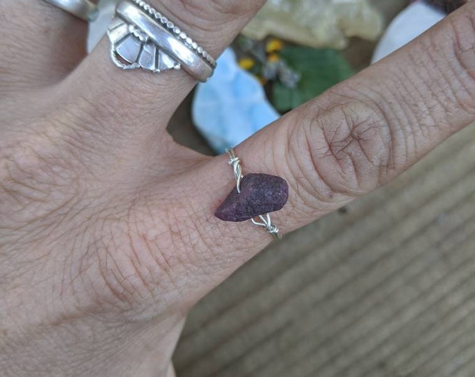 Raw ruby Crystal ring-ruby ring sterling silver or bronze wire your choose the size very nice quality Natural high quality, ruby stone, ruby