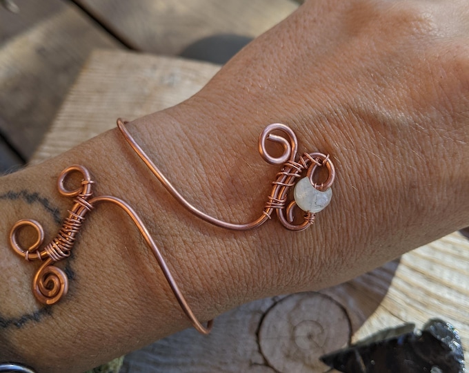 Copper swirl rainbow moonstone moon bracelet, moonstone bracelet, copper cuff bracelet, moonstone cuff bracelet, natural moonstone crystal