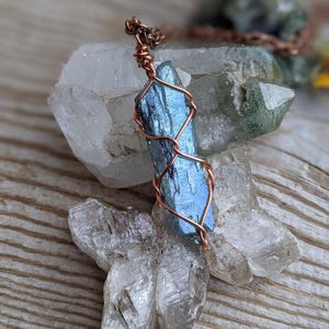 faden Aqua Aura Quartz cluster Pendant, aqua aura quartz necklace, angel aura quartz jewelry, aura quartz crystal, aqua aura quartz pendant