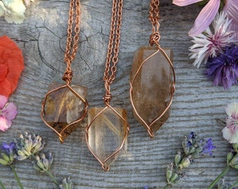 high quality golden rutile crystal point pendant, natural gold rutilated quartz crystal point, gold flashy string quartz, natural gold rutil