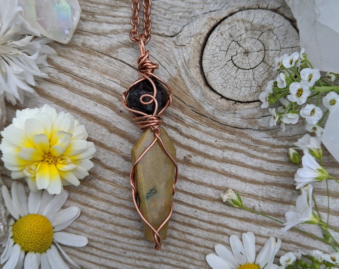 Red garnet and moss agate coffin pendant in solid copper, yellow moss agate pendant, red natural raw rough garnet pendant, crystal coffin pe