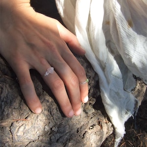 Rosenquarz Ring - auf Bestellung, süsser Kristall Ring, Minimalist Ring, Kristall Ring, Zarter Ring, Kristall Ring