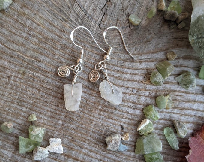 Raw rainbow moonstone earrings in sterling silver. sterling silver moonstone earrings, natural moonastone crystal earrings, silver moonstone