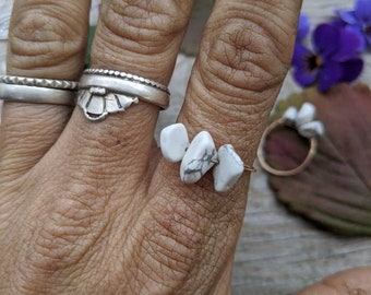 white howlite Ring, made to order, dainty howlite ring, howlite crystal ring, bronze or sterling silver wire wrap