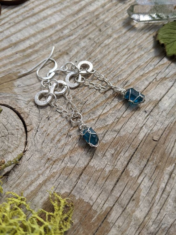 Dark blue apatite infinity earrings in sterling silver and fine silver, dark blue apatite earrings, gem apatite earrings, silver apatite ea