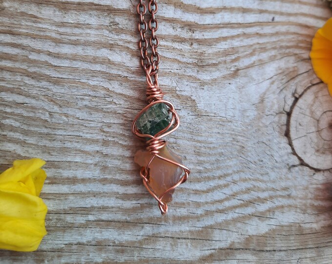 Green tourmaline and rainbow opal pendant, gemmy green tourmaline pendant, fire opal pendant, rainbow fire opal crystal pendant, opal neckla