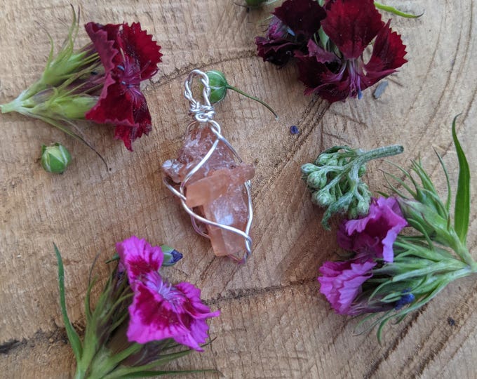 Mini Red aragonite crystal star pendant in fine silver, natural raw rough mini aragonite necklace, aragonite pendant, mini crystal pendant,