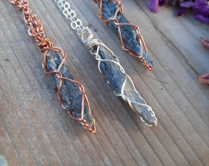 Blue kyanite crystal pendant, blue kyanite necklace, high quality blue kyanite pendant, natural dark blue kyanite, hard, transparent kyanite