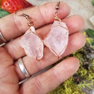 Rose quartz earrings, raw natural rough rose quartz crystals, pink quartz earrings, large chunky earrings, pure copper wire wrapped earrings image 3