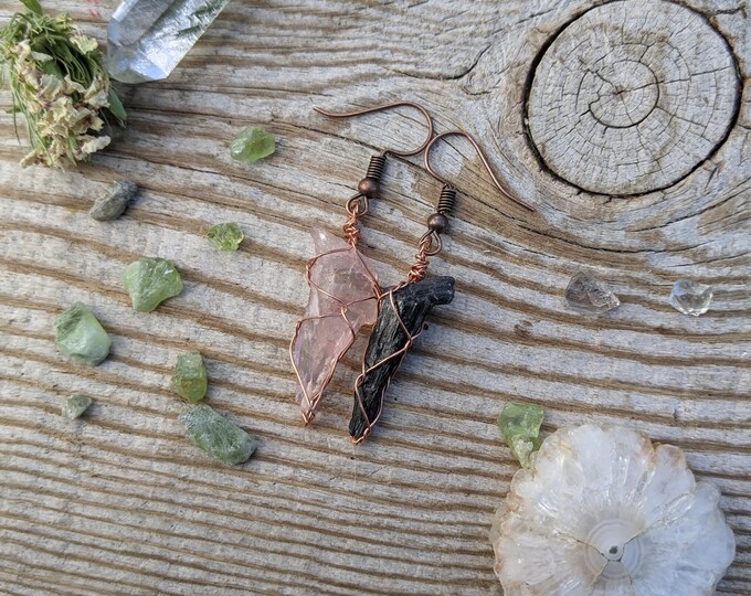 mismatched rose quartz and black kyanite crystal earrings, black kyanite earrings, rose quartz earrings, raw rough natural rose quartz earri