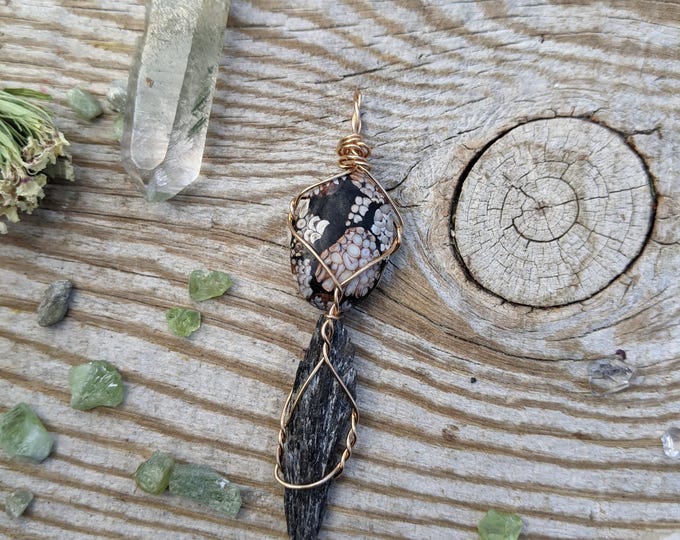 Snake skin jasper and black kyanite crystal pendant in bronze gold wire, snakeskin jasper pendant, natural raw rough black kyanite pendant,
