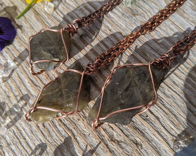 Raw rough natural labradorite crystal pendant, raw labradorite necklace, labradorite pendant, natural flashy labradorite crystals, rainbow
