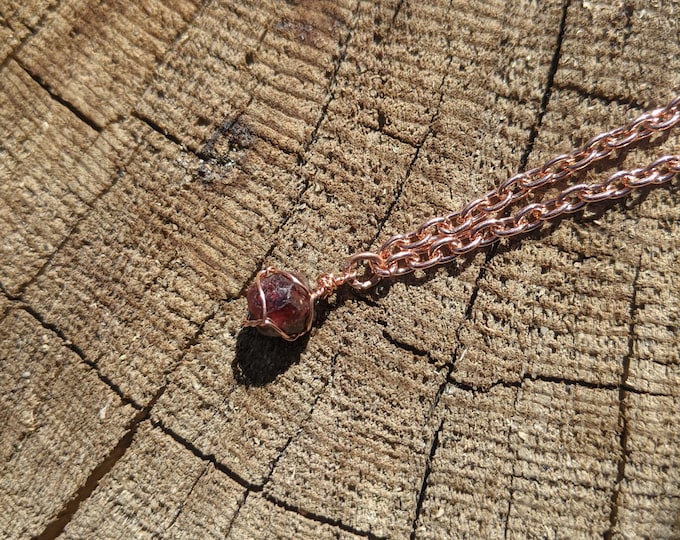 18" Dainty raw red garnet Crystal Necklace, solid copper garnet necklace, dainty crystal necklace, natural raw garnet crystal necklace