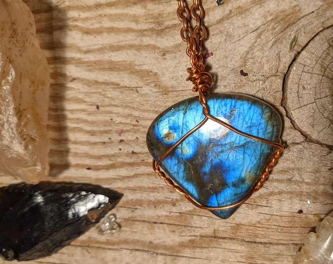 Large high quality labradorite pendant, flashy blue labradorite necklace, high quality labradorite crystal pendant, natural rainbow labrador