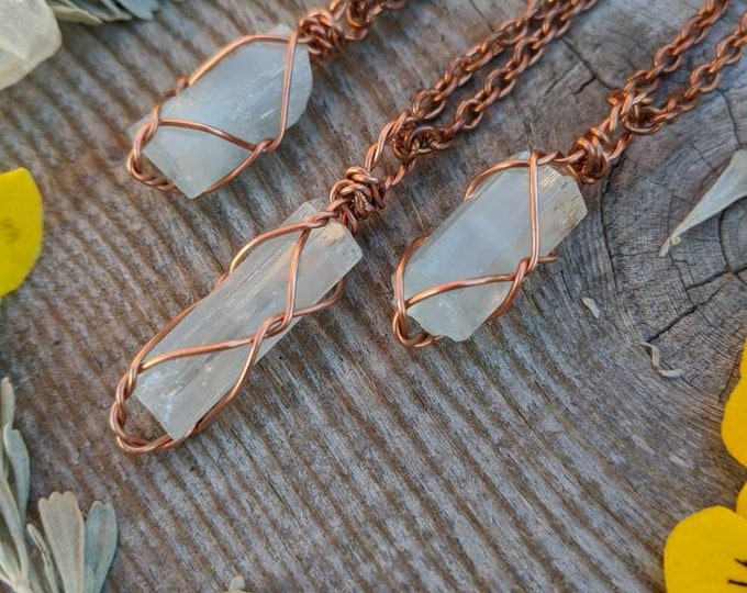 High Quality Aquamarine Crystal pendant, smallnaquamarine, aquamarine pendant, aquamarine necklace, natural aquamarine, terminated aquamarin