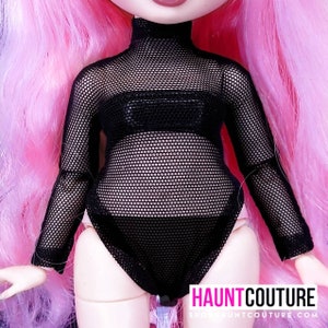 Roupas de boneca Haunt Couture: vestido "Black Mesh Bodysuit" de alta costura com vestido arco-íris | Na moda | Veja o livro