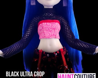 Könnte beinhalten: Ein schwarzes Mesh-Crop-Top mit langen Ärmeln und hohem Kragen, kombiniert mit einem rosa Crop-Top mit Gehirndesign. Der Text "BLACK ULTRA CROP MESH TOP ONLY" ist unten im Bild zu sehen.