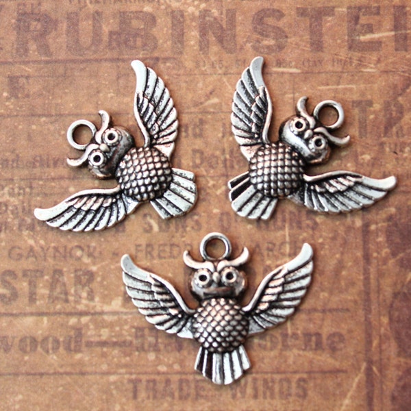 10 Owl Charms Owl Pendants Antiqued Silver Tone 20 x 30 mm