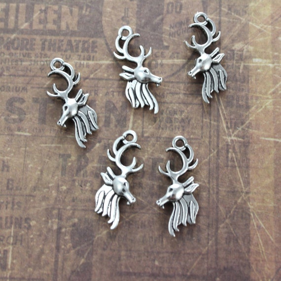 10 x Tibetan Silver Reindeer Pendant Charms 21mm