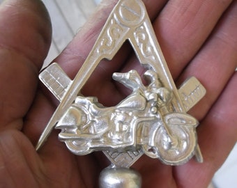 freemasons,shriner's corp.,compass and square,car hood ornament