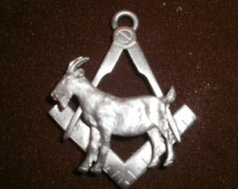 freemason riding the goat masonic zipper pull pendant keychain  widows sons