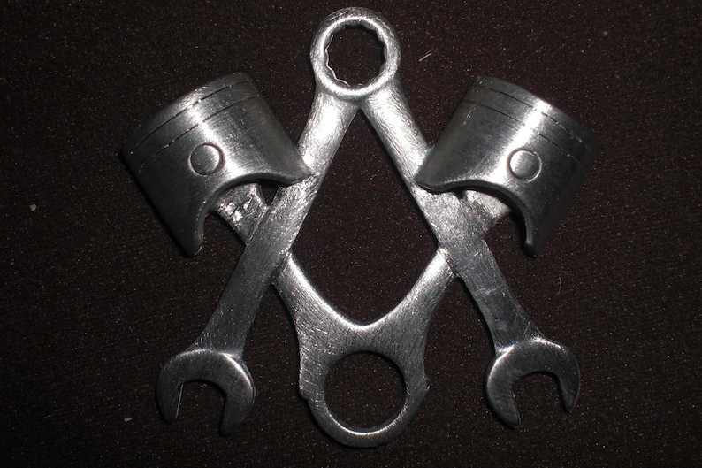 freemasons, pistons and wrenches,compass and square, masonic symbol,vest badge image 1