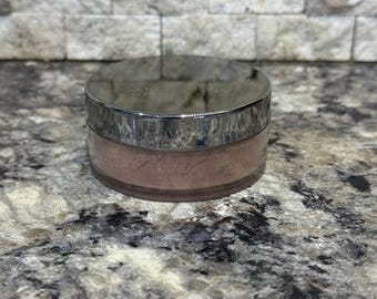 Mary Kay Mineral Powder Foundation – Bronze 1 (0.28 oz / 8 g) – NEW TA28