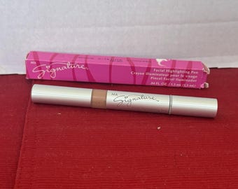 Nowość w pudełku Mary Kay Signature Facial Highlighting Pen Shade 3 #002450 ~Pełnowymiarowy