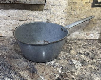 VTG Farmhouse Primitive Speckled Gray Enamelware/Graniteware Sauce Pan Pot