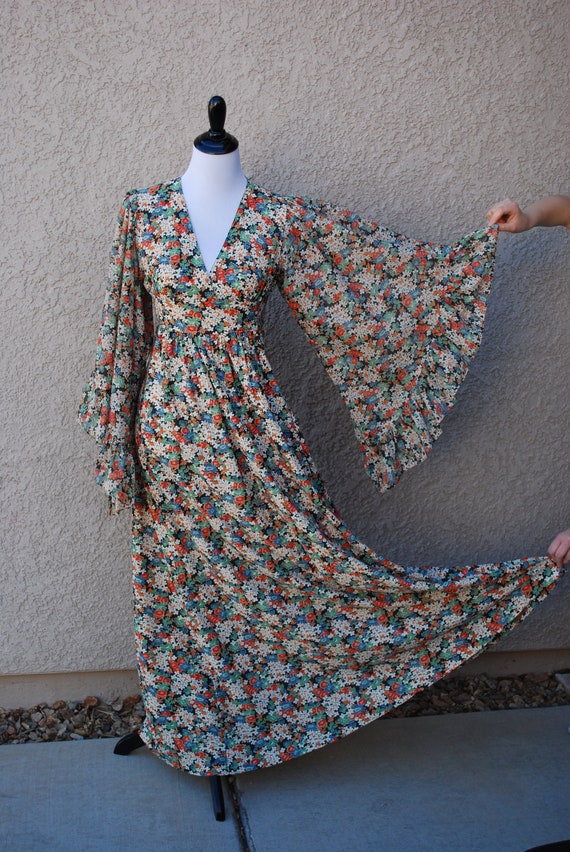 Vintage 70s Floral Maxi Dress Long Sleeve Dress
