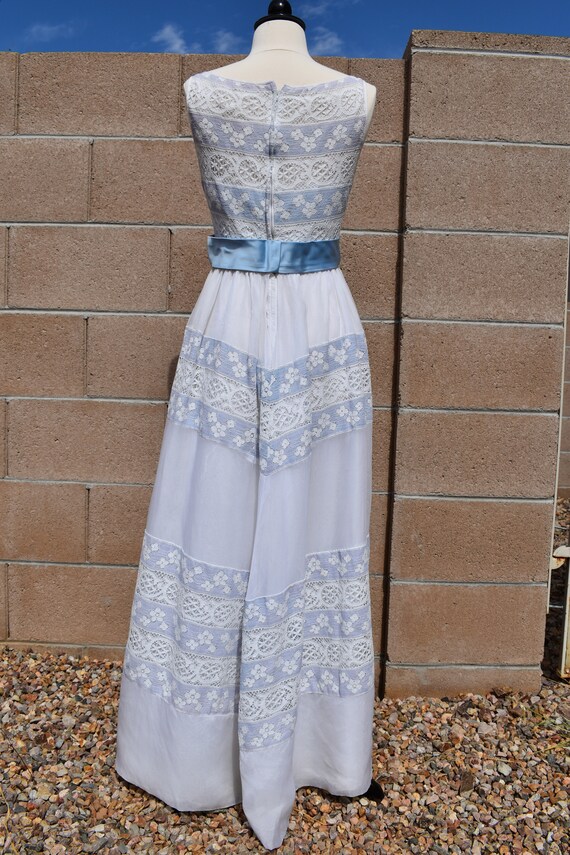 Vintage 60s/70s White and Blue Formal/Prom maxi D… - image 4