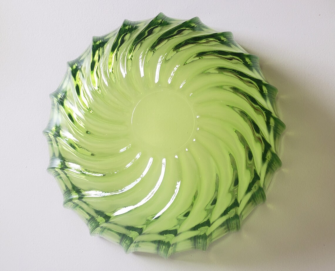 Vintage Green Glass Salad Bowl Set With Swirl Design S/9 Etsy