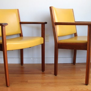 Mid Century Walnut Armchairs by Johnson Chair Company, A Pair image 2