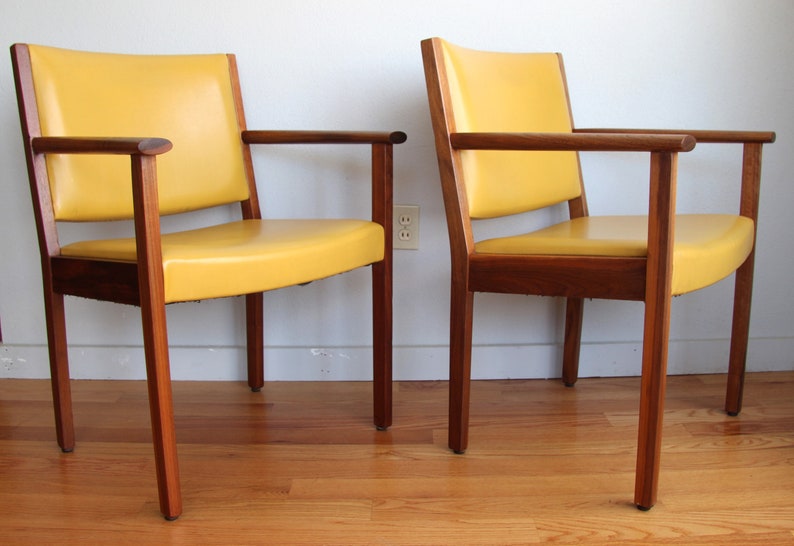 Mid Century Walnut Armchairs by Johnson Chair Company, A Pair image 2