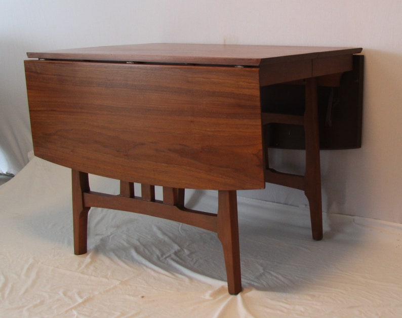 Mid Century Modern Drop Leaf Dining Table with Butterfly Leaf image 10
