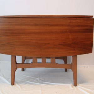 Mid Century Modern Drop Leaf Dining Table with Butterfly Leaf image 7