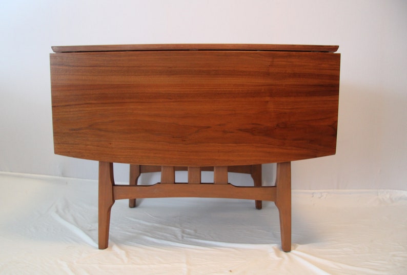 Mid Century Modern Drop Leaf Dining Table with Butterfly Leaf image 7