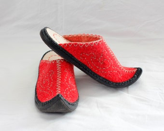 Mongolian Felt Slippers, shiny red, yurt tent traditional clothing, ugg, retro deel classic unisex shoes, warm women shoes, mother&#39;s day,