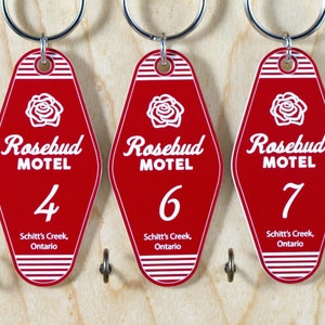 Schitts Creek Rosebud Motel Keychain Vintage Style | TV watch party favors and bachelorette gifts | Funny Retro Customized Key Tag Badge