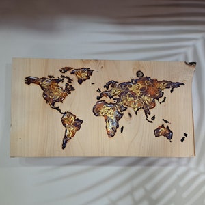 Weltkarte Lila-Gold-Orange farben / mehrfarbige Weltkarte / Holz Weltkarte Wanddekoration / rustikales Holz / Bestseller